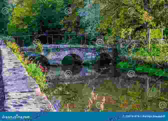 A Stone Bridge Over A River In The Cotswolds Lonely Planet Pocket Oxford The Cotswolds (Travel Guide)