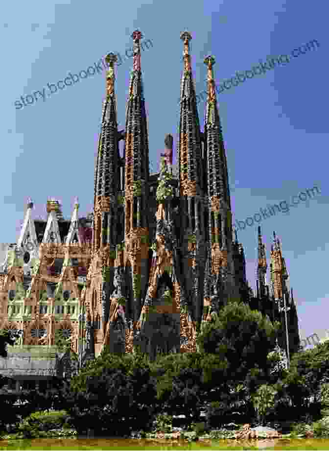 Sagrada Familia, Barcelona, Spain Lonely Planet Barcelona (Travel Guide)